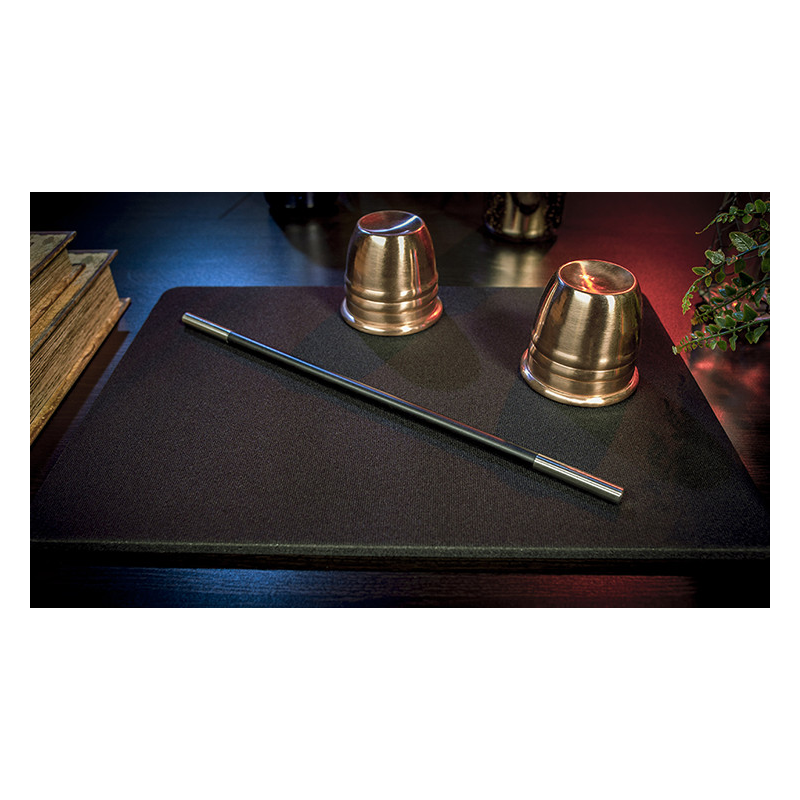 Deluxe Close-Up Pad 11X16 (Black) by Murphy's Magic Supplies - Trick