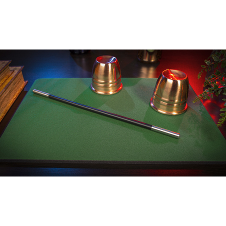 Deluxe Close-Up Pad 11X16 (Green) by Murphy's Magic Supplies - Trick