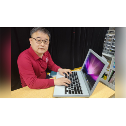 LAPTOP PRODUCTION by JL Magic - Trick