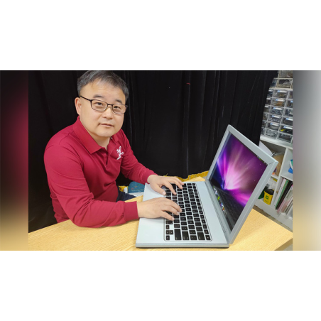 LAPTOP PRODUCTION by JL Magic - Trick