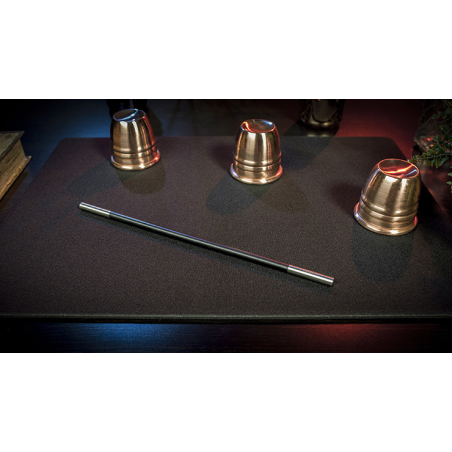 Standard Close-Up Pad 16X23 (Black) by Murphy's Magic Supplies - Trick