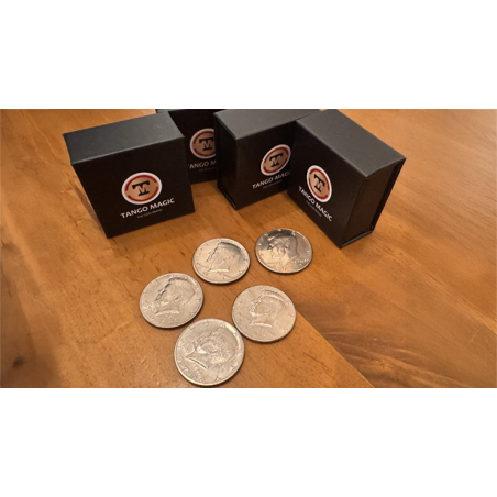 Expanded Shell Half Dollar (plus 4 Regular Coins D0207) by Tango Magic